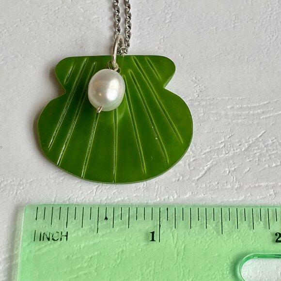 Green Scallop Sea Shell & White Pearl Necklace Freshwater Stainless Steel 18" - Picture 7 of 9